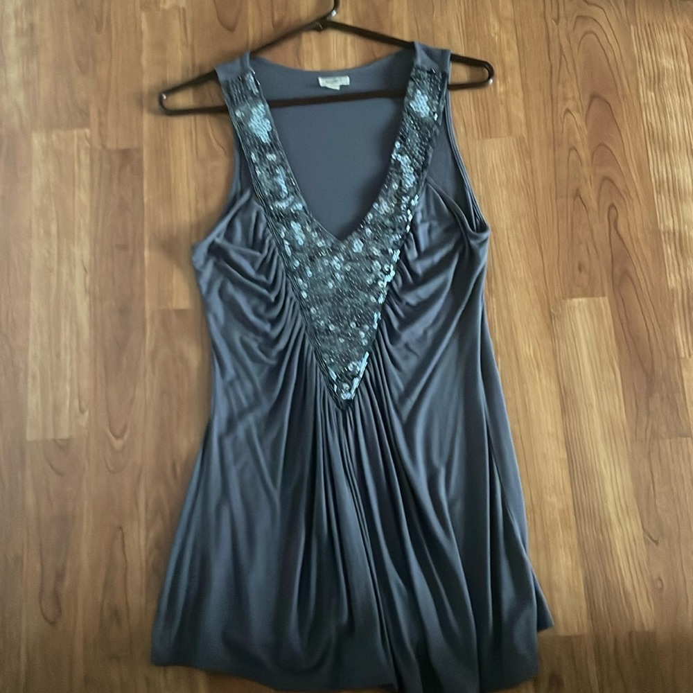Women’s sleeveless top